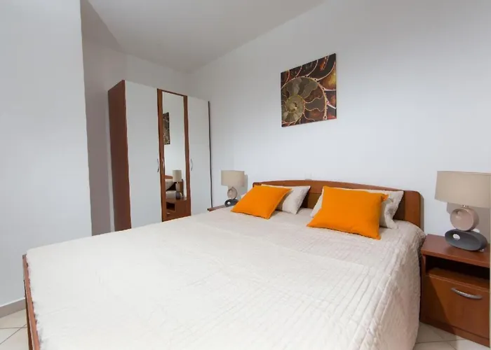 Apartmán In Pjescana Uvala Mit Garten- Grill By Interhome *