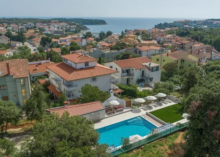 Apartmán In Pjescana Uvala Mit Garten- Grill By Interhome